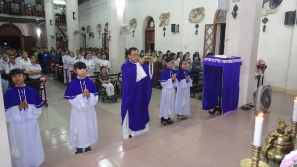 Giáo Xứ Kim Long: Thánh Lễ Khai Mạc Năm Tân Phúc Âm Hóa Đời Sống Giáo Xứ Và Các Cộng Đoàn Sống Đời Thánh Hiến