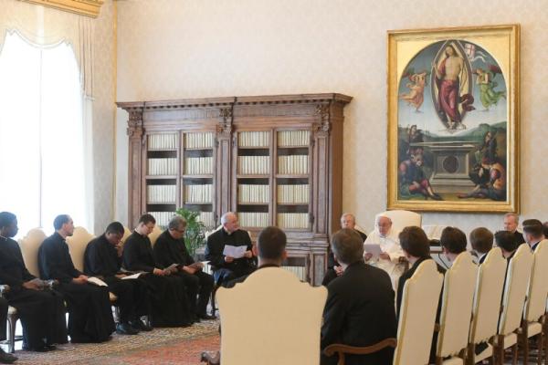 Bài Phát Biểu Của Đức Phanxicô Với Các Linh Mục Cộng Đoàn Saint-Louis-des-Français