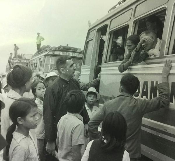 Tưởng Nhớ Cố Linh Mục Jean-Baptiste Etcharren: « Đẹp Thay Bước Chân Những Sứ Giả Loan Báo Tin Mừng » (Rm 10, 15)