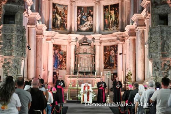 Đức Phanxicô Mời Gọi Dấn Thân Trên Biển Cả Loan Báo Tin Mừng, Xa Rời Chủ Nghĩa Giáo Sĩ Trị