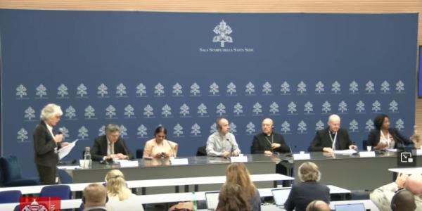 Thượng Hội Đồng : Một Giáo Hội Với Người Nghèo, Chống Chủ Nghĩa Giáo Sĩ Trị Và Các Vụ Lạm Dụng