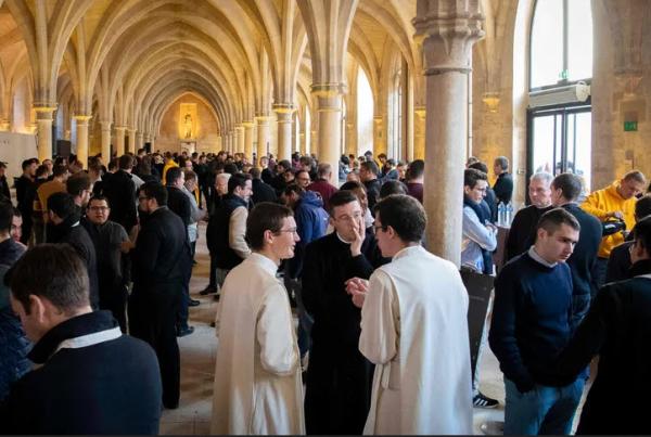 Sứ Điệp Của Đức Phanxicô Được Ký Bởi ĐHY Pietro Parolin, Quốc Vụ Khanh  Tòa Thánh, Gửi Các Chủng Sinh Pháp