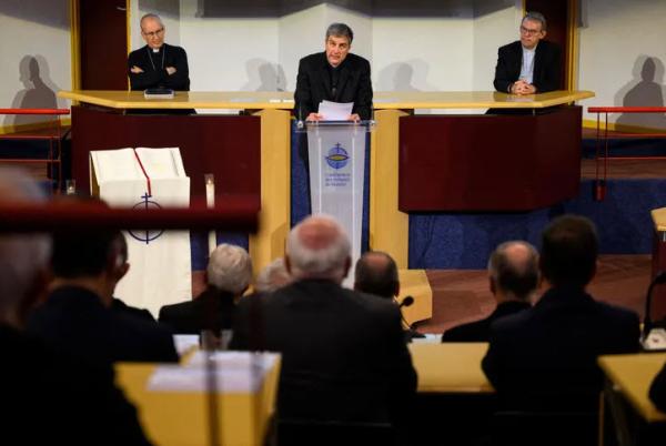 “Fiducia Supplicans”: Sự Tiếp Nhận Đầy Khó Khăn Của Các Giám Mục Pháp