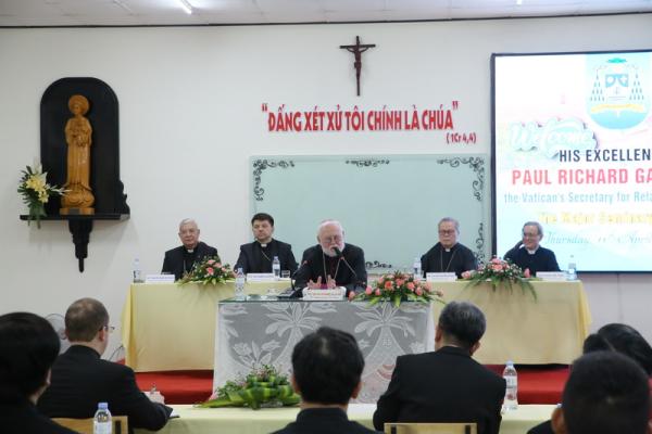 Bài Nói Chuyện Của Đức Tgm Paul Richard Gallagher Tại Đại Chủng Viện Huế