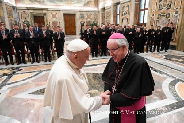 Đức Phanxicô: Nhân Đức Và Tri Thức, Hai Điều Cần Ưu Tiên Dạy Cho Các Chủng Sinh