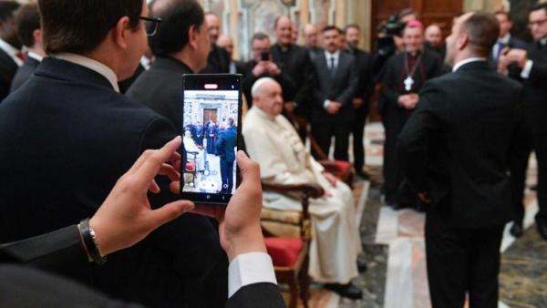 Đức Phanxicô Nói Với Các Chủng Sinh: “Xin Chúa Uốn Nắn Trái Tim Các Con Theo Trái Tim Của Người”