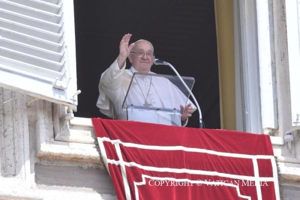 Kinh Truyền Tin Lễ Đức Mẹ Lên Trời 2024: Đức Maria Đi Trước Chúng Ta Trên Hành Trình Hướng Tới Cuộc Gặp Gỡ Cuối Cùng Với Chúa