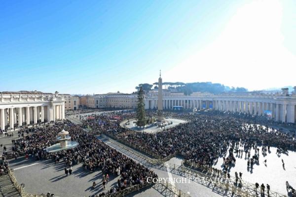 Kinh Truyền Tin Lễ Đức Maria, Mẹ Thiên Chúa: Thiên Chúa Chọn Sinh Ra Cho Chúng Ta