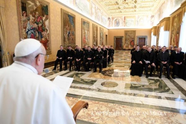 Bài Phát Biểu Của Đức Phanxicô Với Các Giám Đốc Đại Chủng Viện Và Tiền Chủng Viện Của Pháp: Đừng Tạo Ra Những Bản Sao
