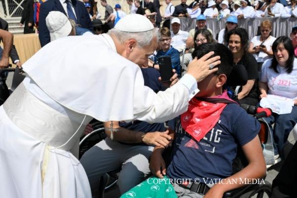 Sứ điệp Của Đức Lêô XIV Cho Ngày Thế Giới Người Nghèo 2025