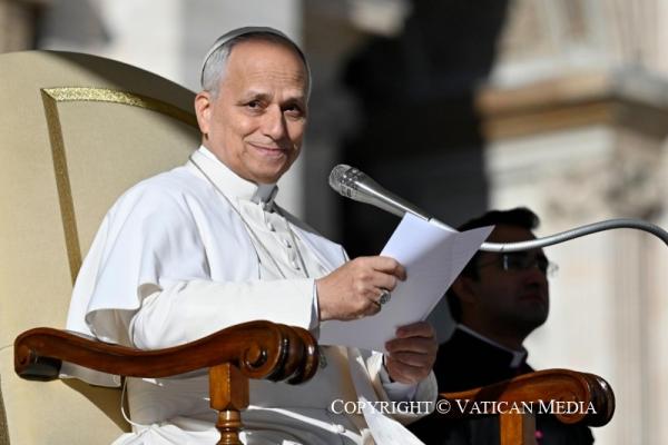 Vatican: Đức Lêô Tiếp Kiến Linh Mục James Martin, Tu Sĩ Dòng Tên Dấn Thân Bảo Vệ Người Công Giáo Lgbt+