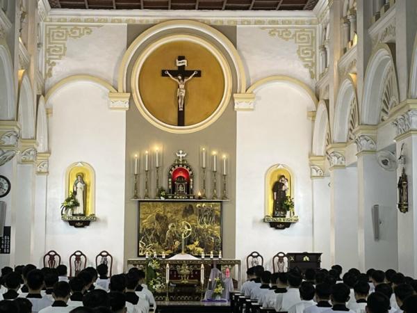 Đại Chủng Viện Huế: Tâm Tình Mùa Vọng 2025