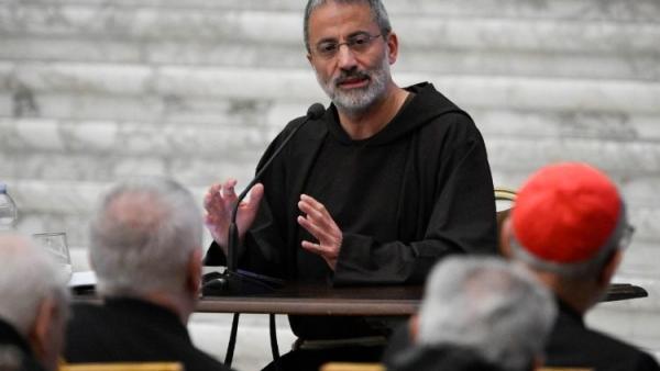 Từ Trí Tuệ Nhân Tạo Đến Phủ Giáo Hoàng: Hành Trình Độc Đáo Của Cha Roberto Pasolini