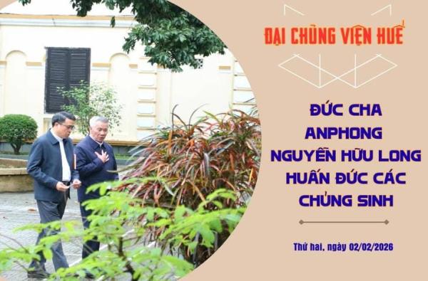 ĐCV Huế: Đức Cha Anphong Nguyễn Hữu Long Huấn Đức Cho Các Chủng Sinh