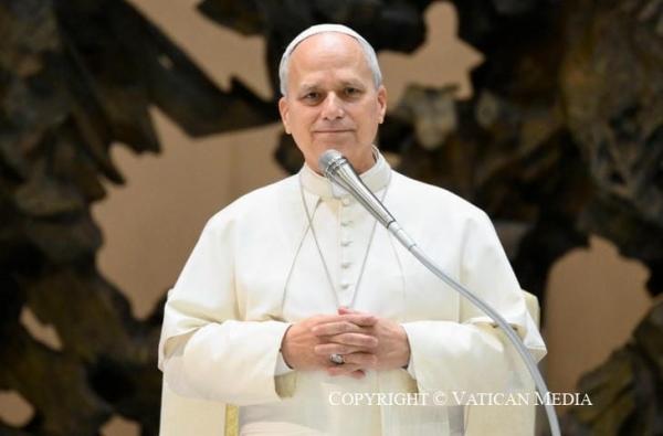 Vatican II: I. Hiến Chế Tín Lý Dei Verbum. Bài 4. Thánh Kinh: Lời Chúa Được Diễn Đạt Bằng Ngôn Từ Con Người