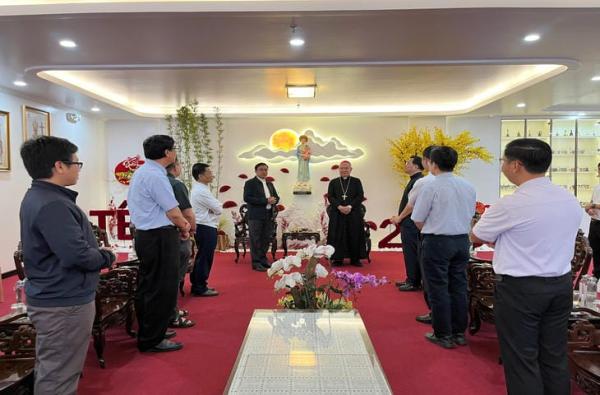 Đại Chủng Viện Huế Chúc Tết Đức Tổng Giám Mục Giuse Nhân Dịp Xuân Bính Ngọ 2026