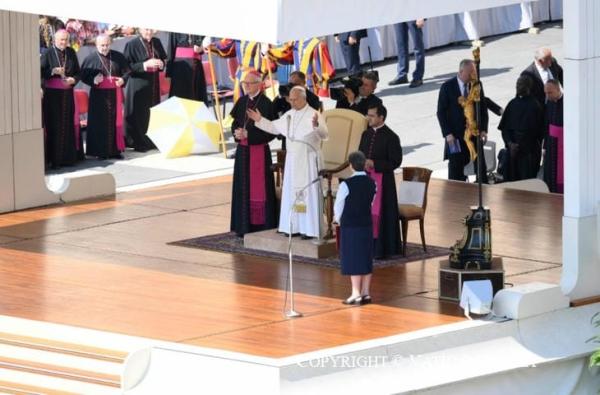 Hiến Chế Sacrosanctum Concilium. Bài 4. Mầu Nhiệm Thánh Thể
